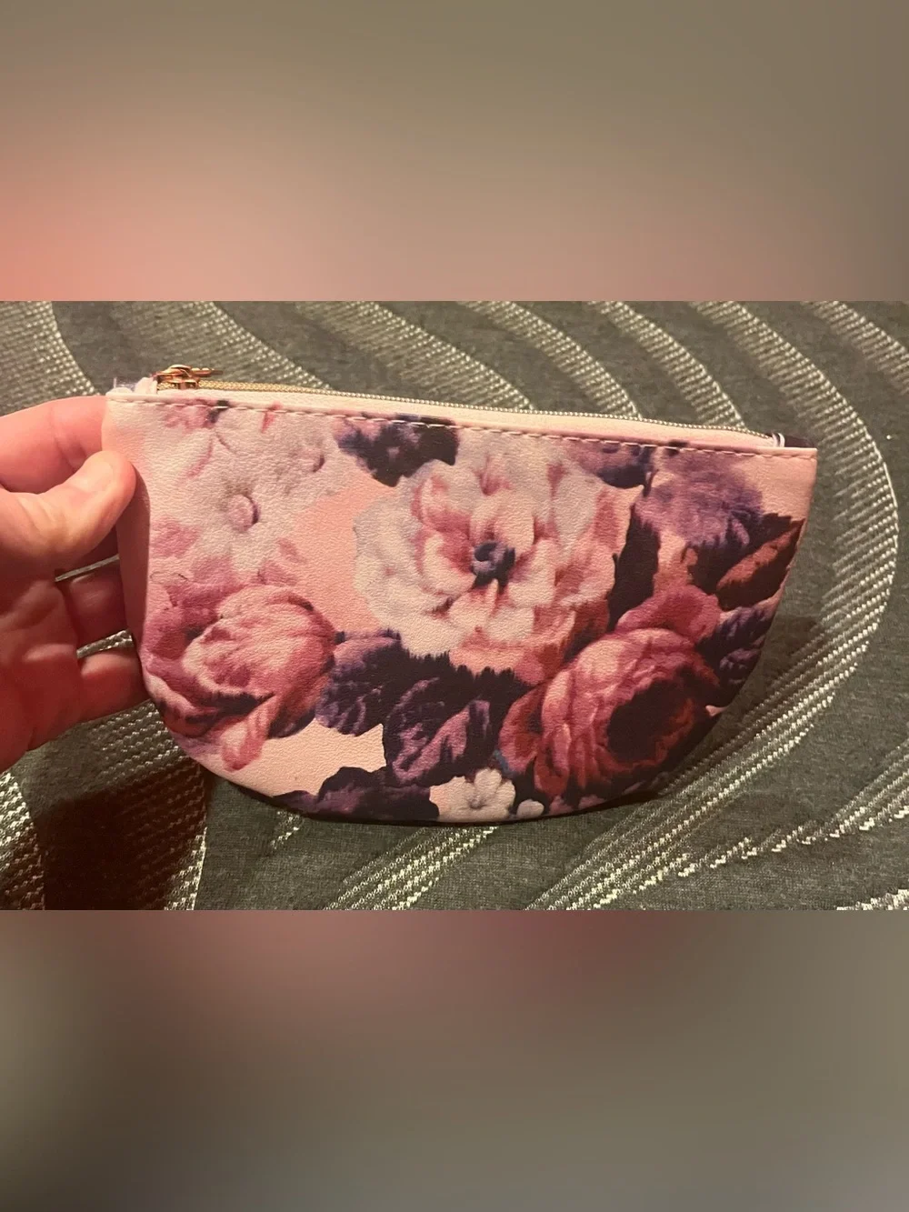 NNW Ipsy May 2022 Makeup Bag Collectible